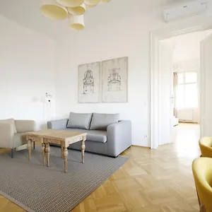 Heymi Opernring Apartamento