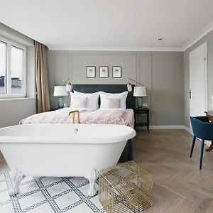 **** Hotel Numa Mozart Austria