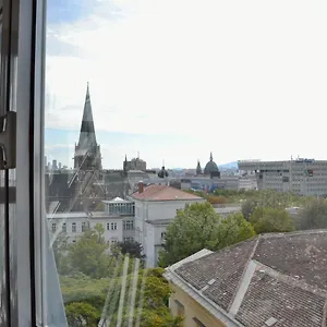 Apollo Viena