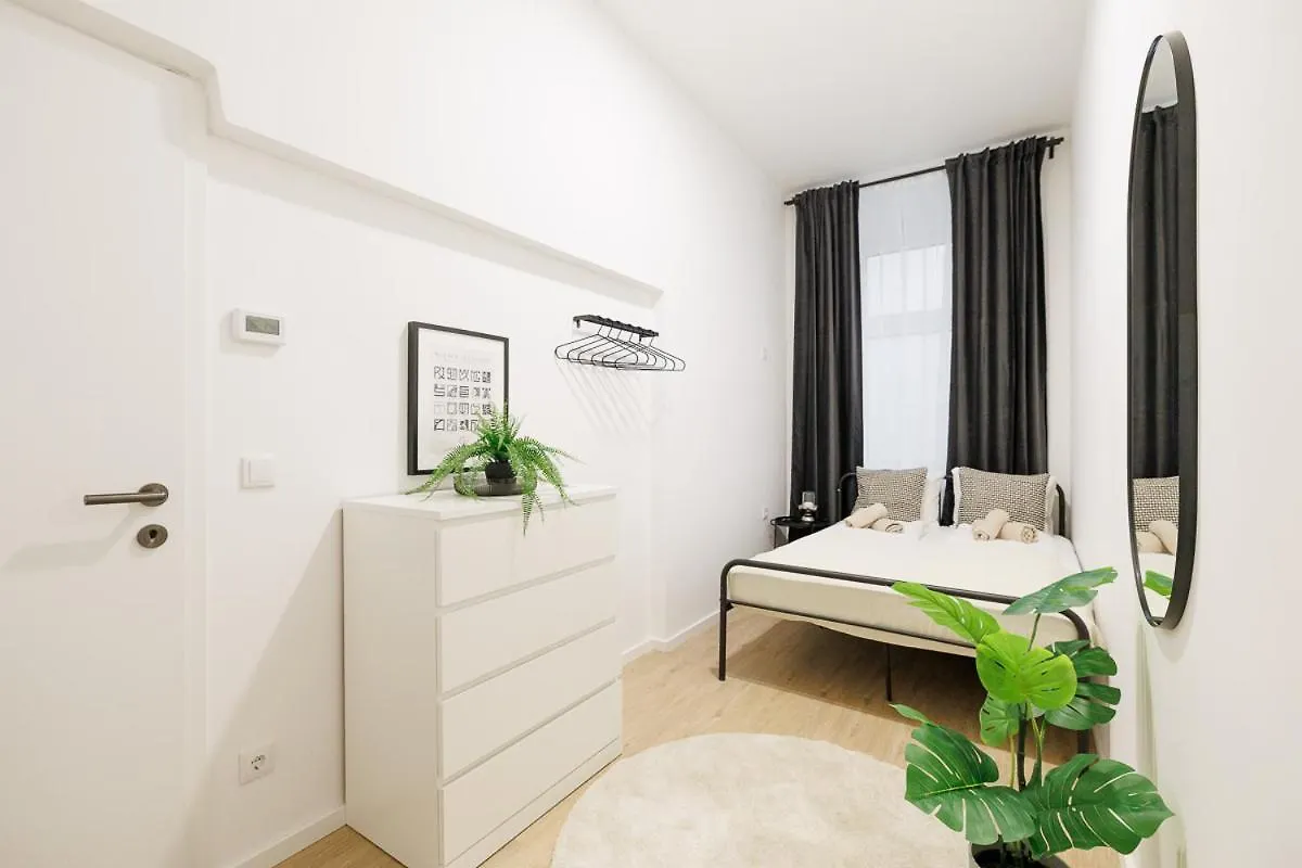 Hostel Central City Style Rooms By Home2 Viyana Avusturya